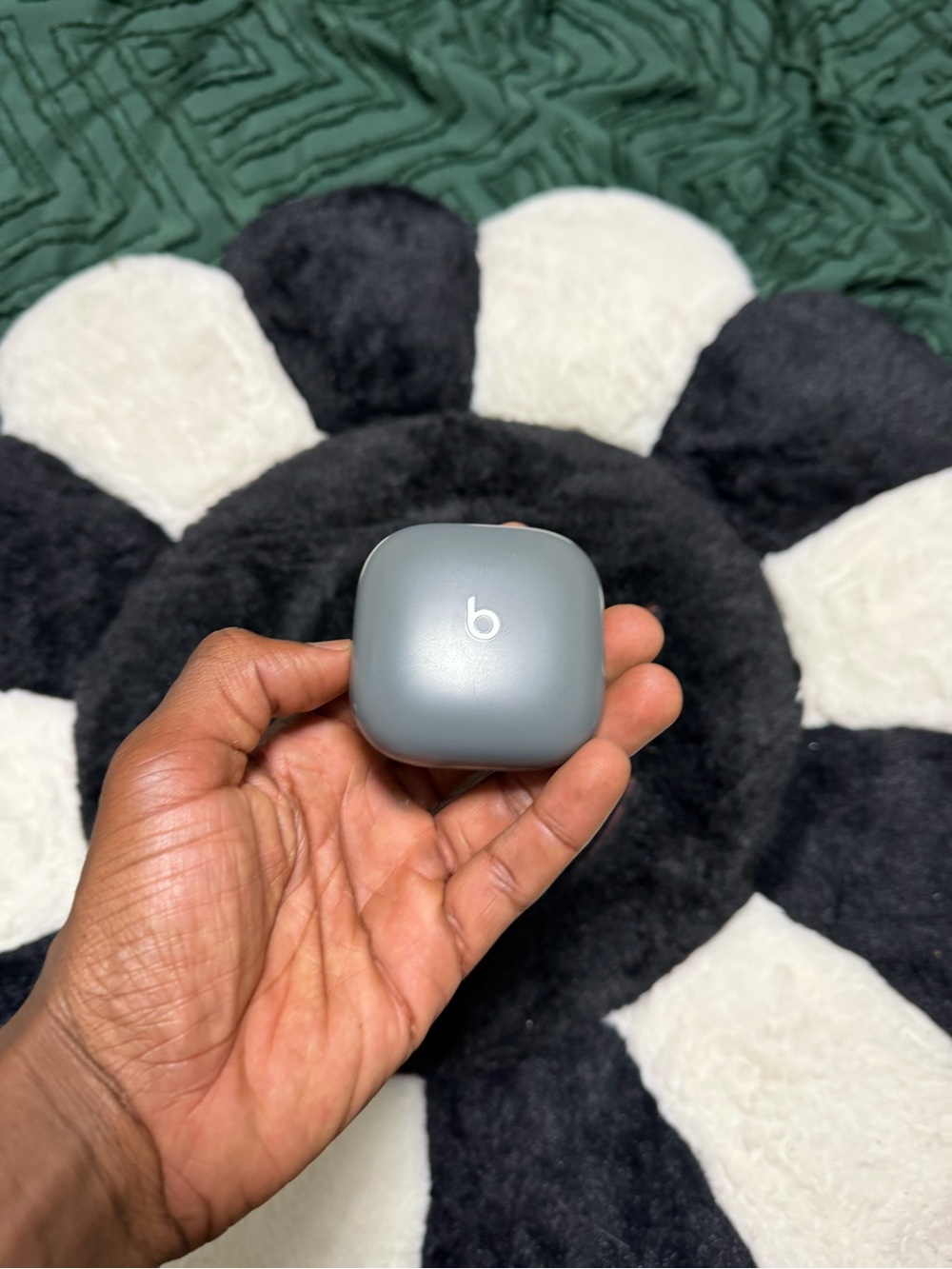 Beats by Dre Earbuds Charging Case - Gray